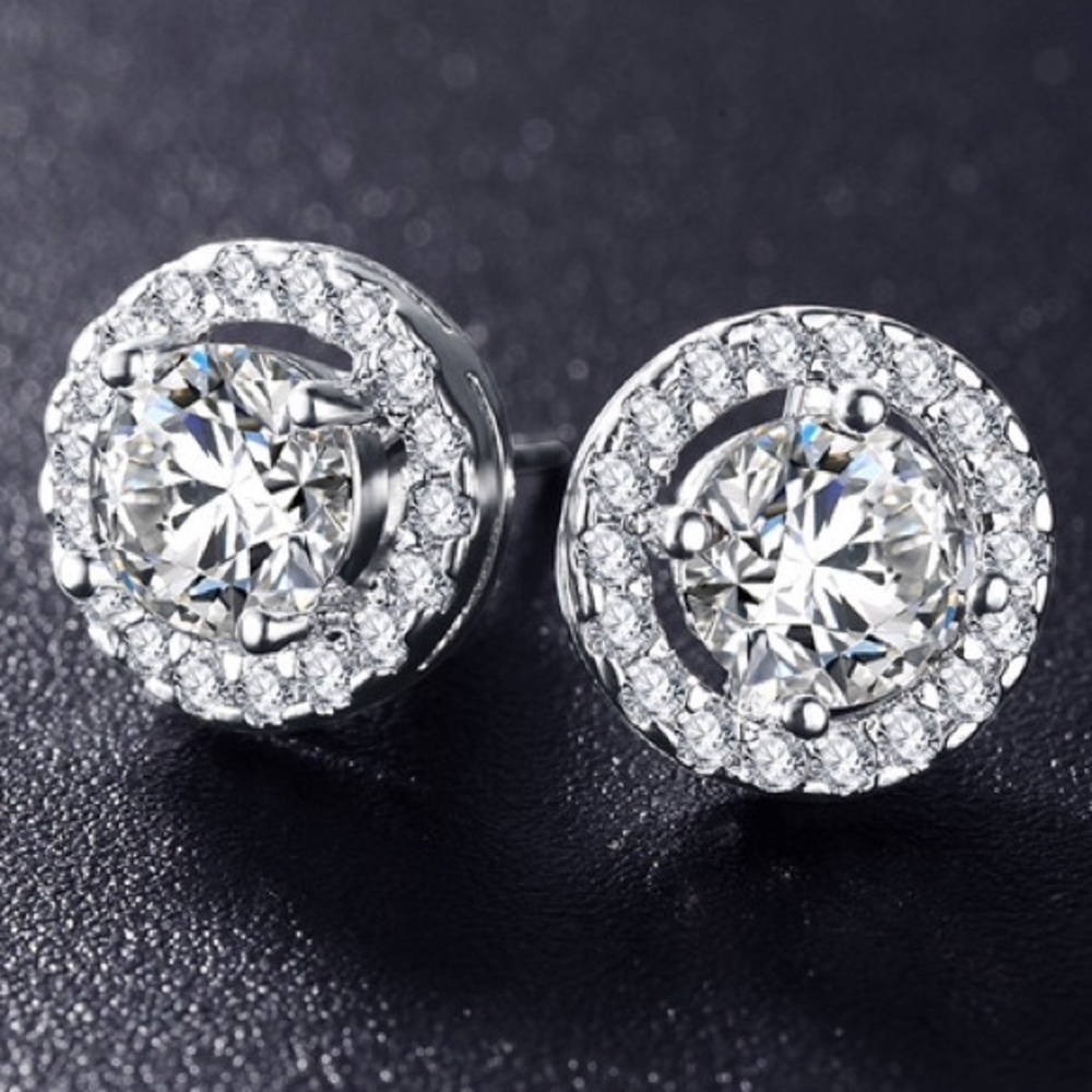 Beautiful "diamond" stud earrings